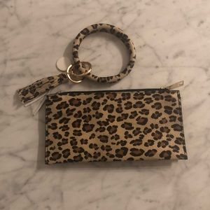 Leopard wristlet keychain